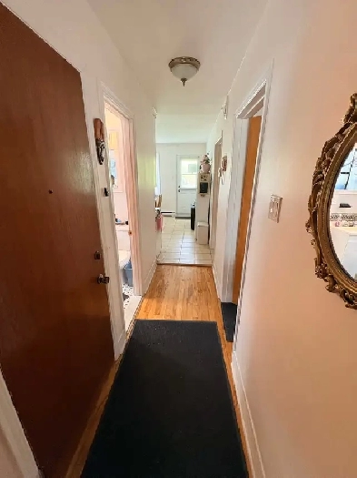 Grand 4 1/2 à louer/ Apartment for rent
