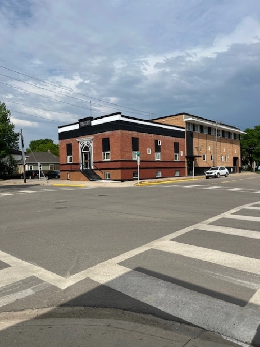 Weyburn downtown townhouse/wifi, power, heat, water included