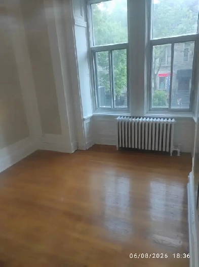 Bright Downtown Montreal 3-1/2 apartment close to Universities