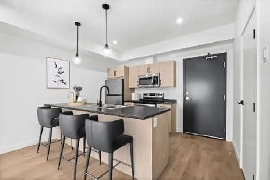LUXURY 2 Bedroom Apartment! Available October 1st!