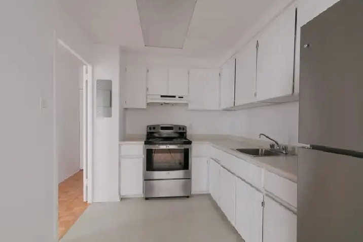 two bedroom apartment in Outremont - ID 4537