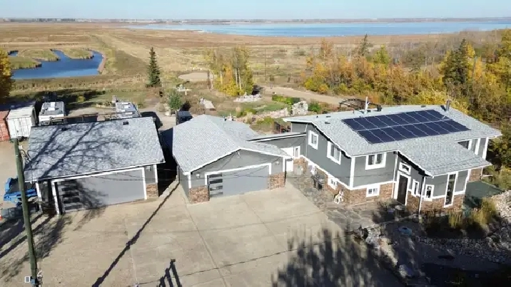 1.1 Acres, 1 1/2 minutes from the Edmonton City limits.