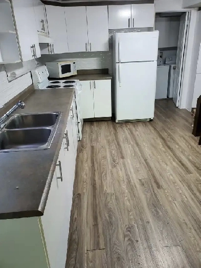 3 1/2 Chauffé/Éclairé, Câble/Internet, 2 stationnements, Cantley