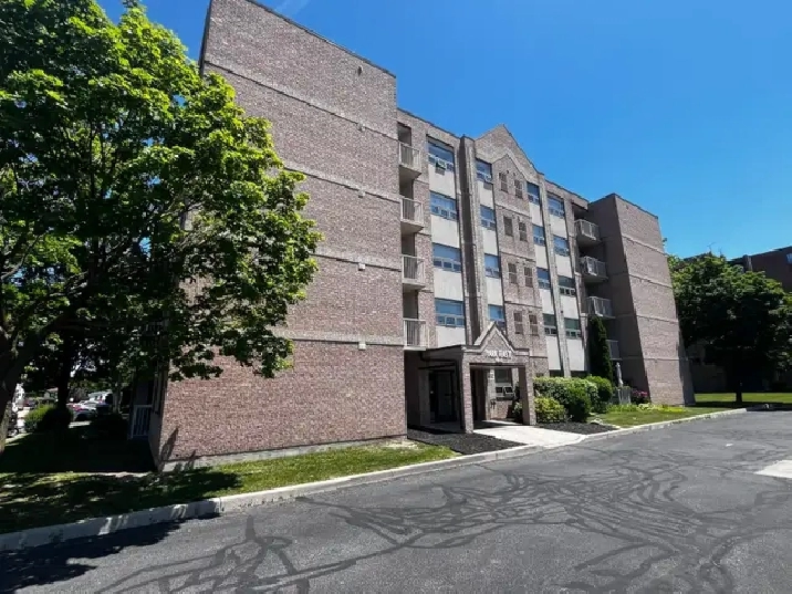 Park East - 1160 Lauzon Rd - Large 2 Bedroom