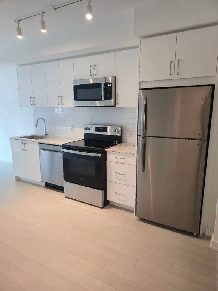 1 Bed   Den , 1 Parking,  1 Locker, 4010 Eglinton Ave West
