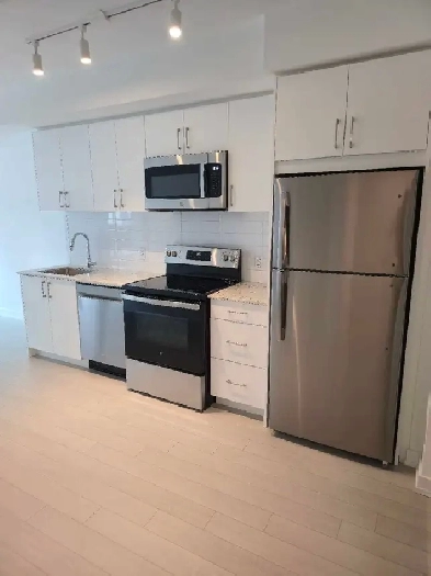 1 Bed   Den , 1 Parking,  1 Locker, 4010 Eglinton Ave West