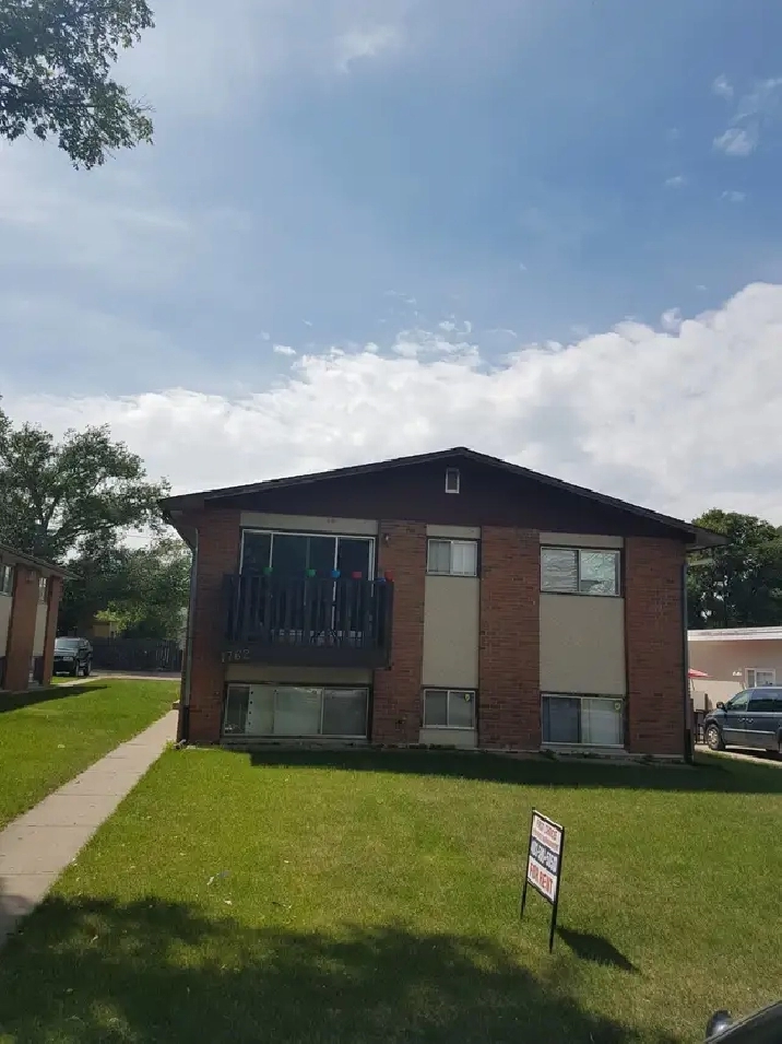 1 bedroom unit - Located in Crestwood