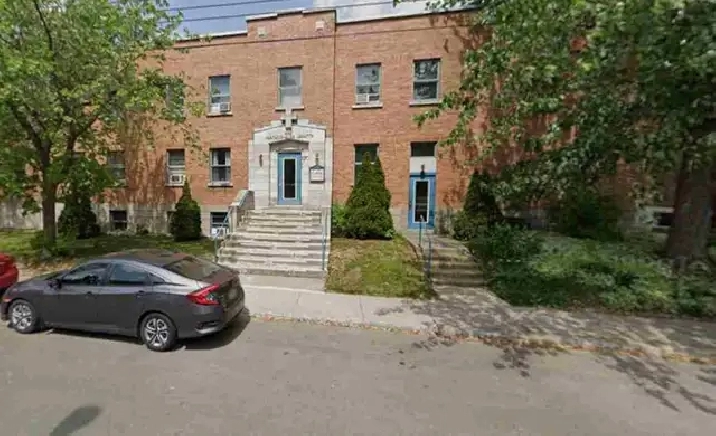 Ahuntsic-Est, 4½, 2 ch fermées, style condo $1125