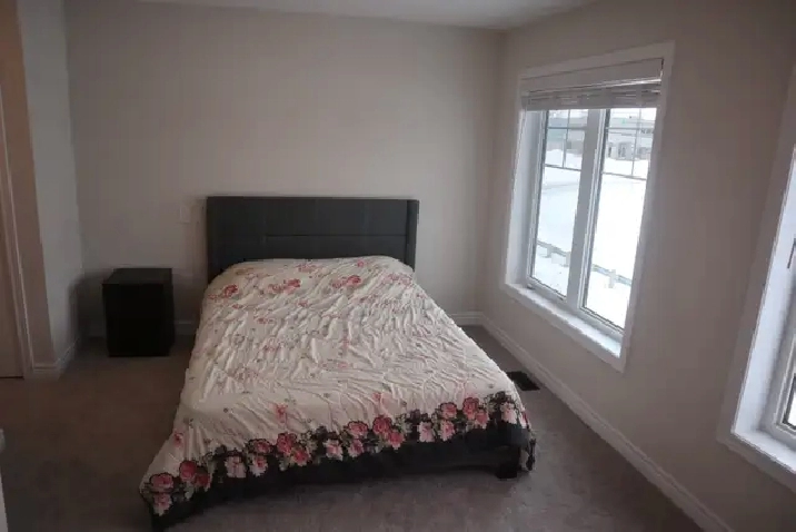 PRIVATE ROOM WITH PRIVATE WASHROOM IN SHARED TOWNHOUSE