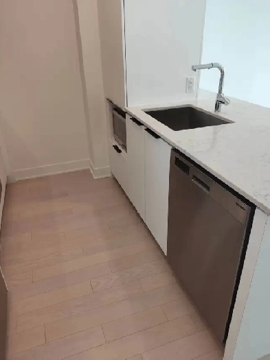 CONDO DIX30 NOBEL FOR RENT