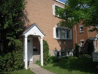 2 Bedroom in triplex for $1900 Aug 1 heat, water, yard