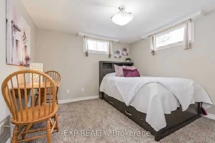 Private Room for rent (Hamilton) with separate kitchen,washroom