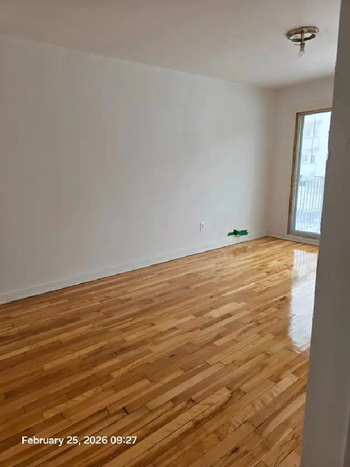 3 GRANDES CHAMBRES • DISPONIBLE MAINTENANT • IDÉAL POUR FAMILLE