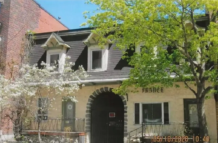 3 1/2   ' MAISON FRANCE ' DOWNTOWN MONTREAL