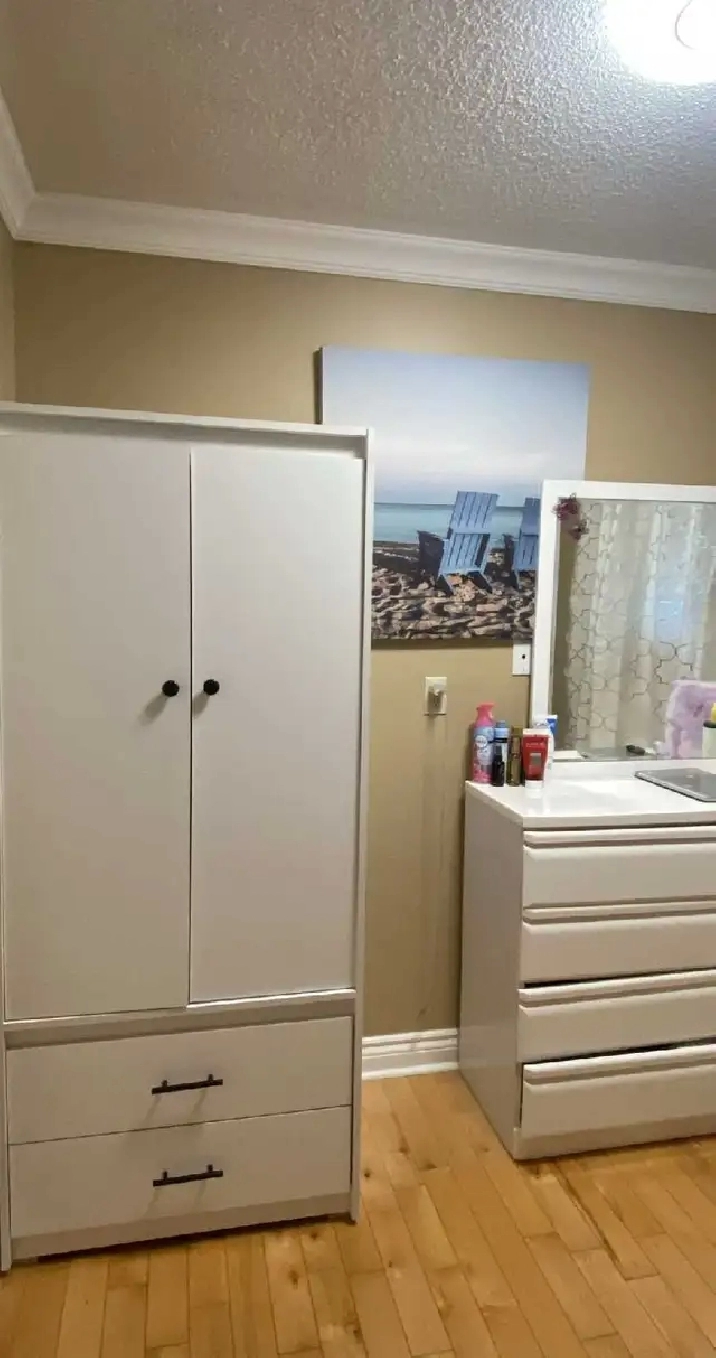 1 private room available for rent
