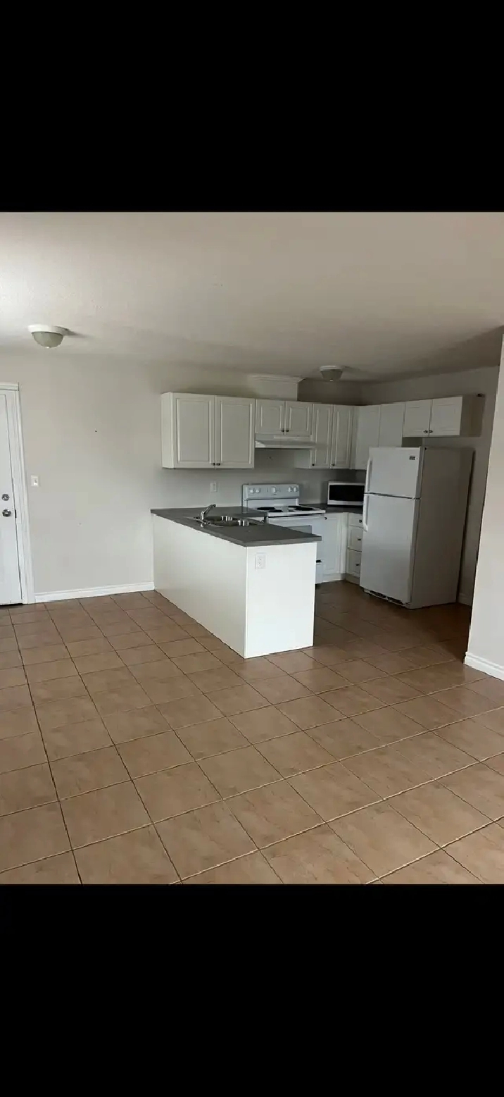 2 Bedroom Apartment for Rent –  Hamilton – $2,000/Mo