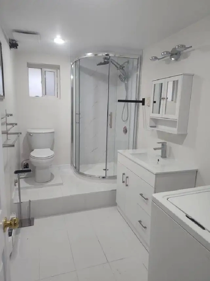 2 Beds 1 Bath basement suite in West CoquitlamCA$1,800 / Month
