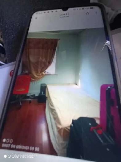 NICE BRIGHT ROOM