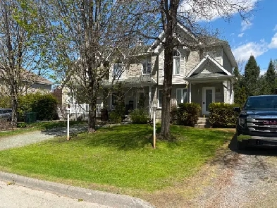 Maison de ville 5 ½ à louer – St-Élie | 1665$/mois