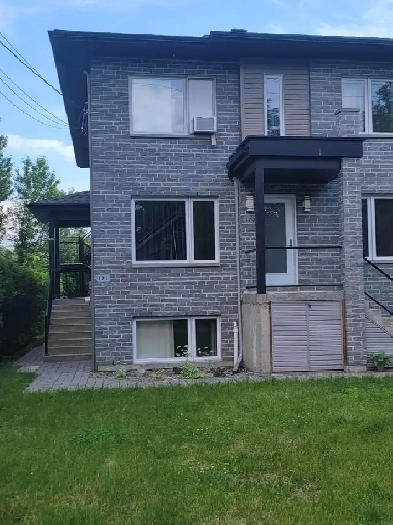 Appartement 6 1/2 sur 2 étages à louer