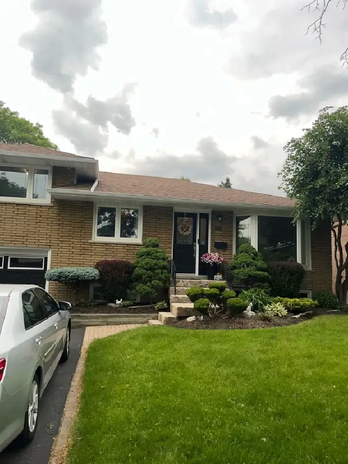 Upscale Rooms for Rent - Don Mills (Females Only)