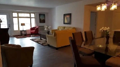 FANTASTIC OPPORTUNITY! LARGE 2BR 2BATH WALK TO SB HOSPITAL