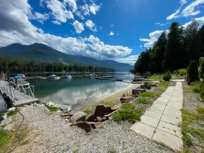 Kootenay Lake RV Lot
