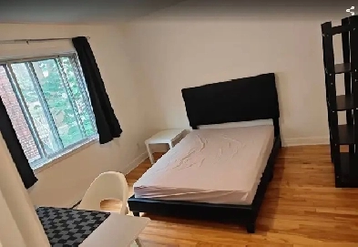 Large Furnished Bedroom in Côte-des-Neiges – $690