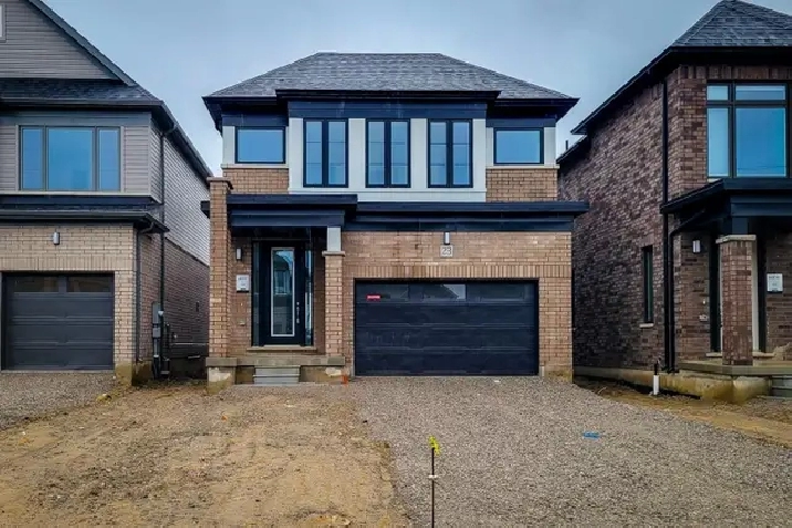 DETACHED HOME FOR RENT IN HAMILTON