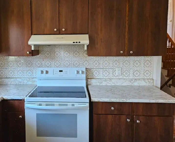 Three Bedroom Upper Level Legal Apartment for rent - July 1