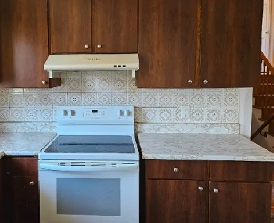 Three Bedroom Upper Level Legal Apartment for rent - July 1