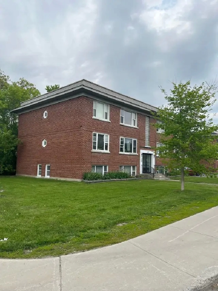 2 Bed -Westboro - July 1