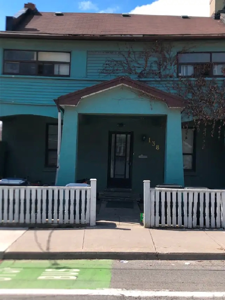 One large room for rent