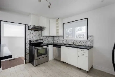 FEMALE ONLY ACCOMODDATION - NEWMARKET - NEAR YONGE DAVIS