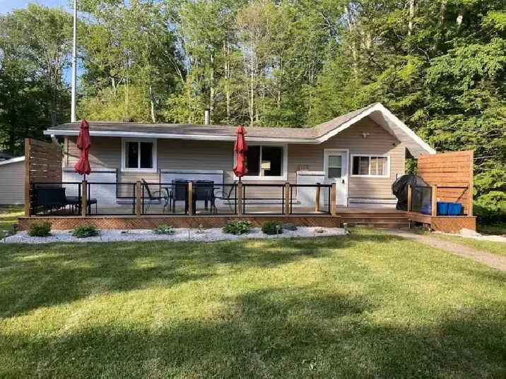 POINT CLARK, FURNISHED 3 BEDROOM, 2 BATHROOM HOUSE