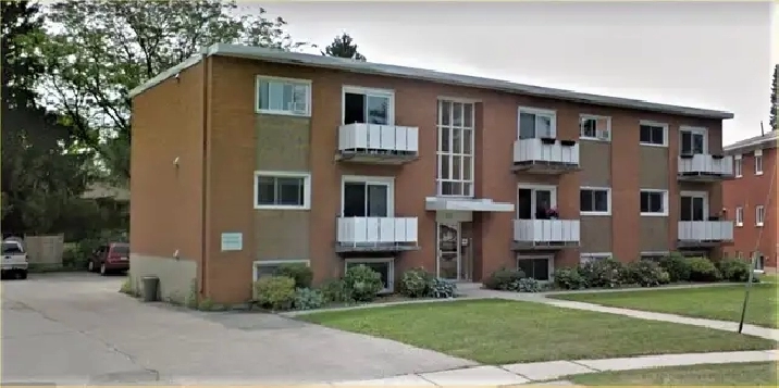 STUNNING 2 Bedroom with Balcony - PRIME LOCATION -