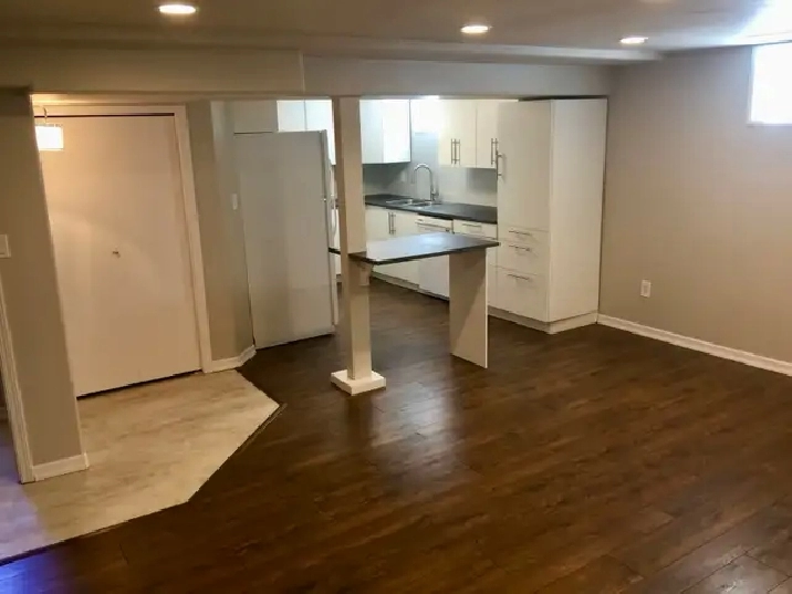 Beautiful 2 Bedroom Basement Suite