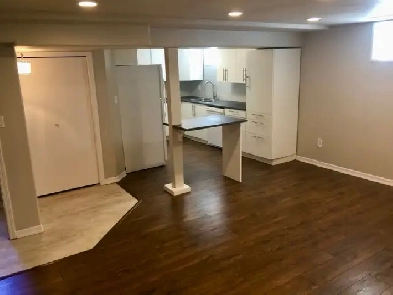 Beautiful 2 Bedroom Basement Suite