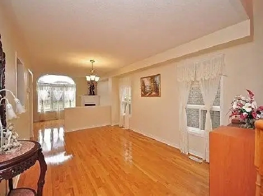 Detached House  for Rent