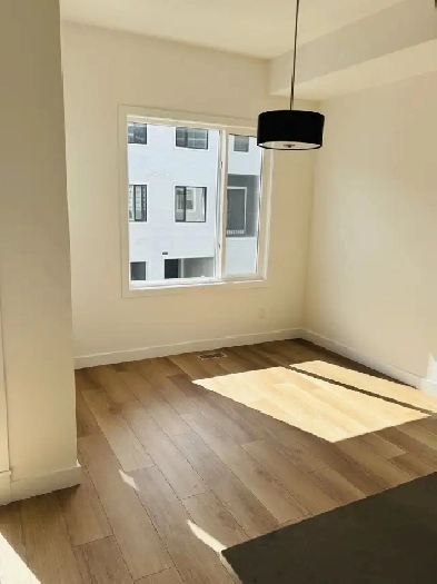 4 Beds 2.5 Baths - Townhouse