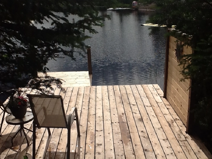 LIVE ON THE LAKE