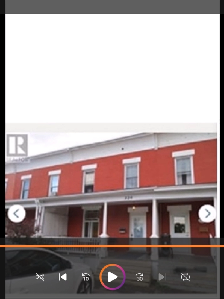 Townhouse for discounted rent in exchange for repairs