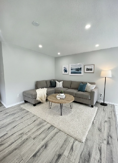 Room in House for Rent by WinstonChurchill & Hwy403 in ErinMills