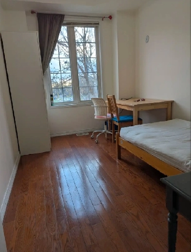 Multiple Rooms Private Bath Balcony Parking @York University