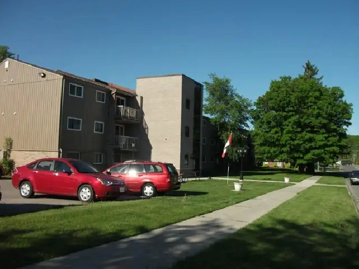 Campellford SENIORS 2 Bdrm apt avail 1 Oct. $1750 H H