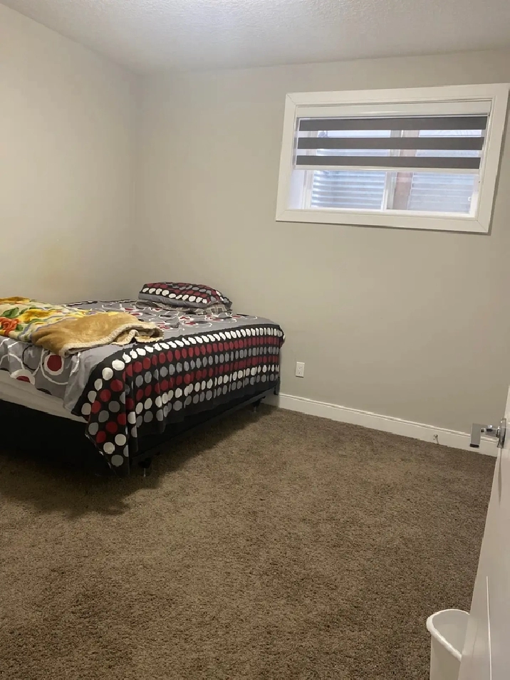 6:50$-Room for Rent in Chappelle Area