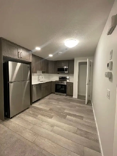 LEGAL BASEMENT SUITE FOR RENT - Livingston NW