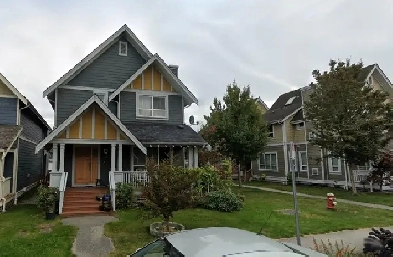 Well - Maintained 3 Bedroom Duplex for rent!
