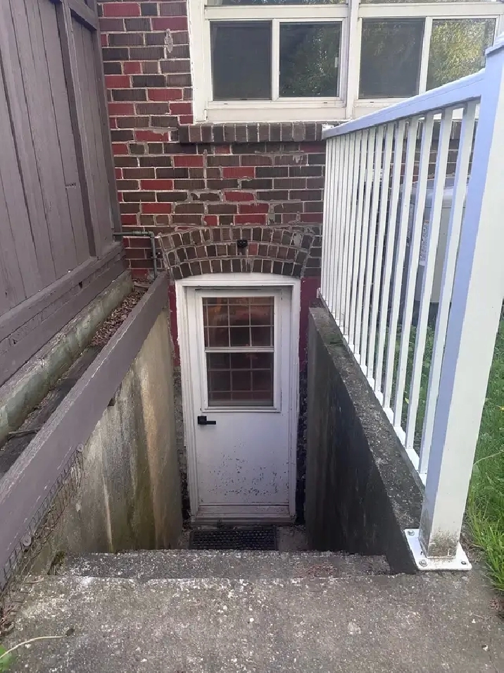 2 bedroom Scarborough Basement Apartment