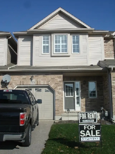 TOWN HOUSE FOR RENT DEARBORN BLVD. WATERLOO